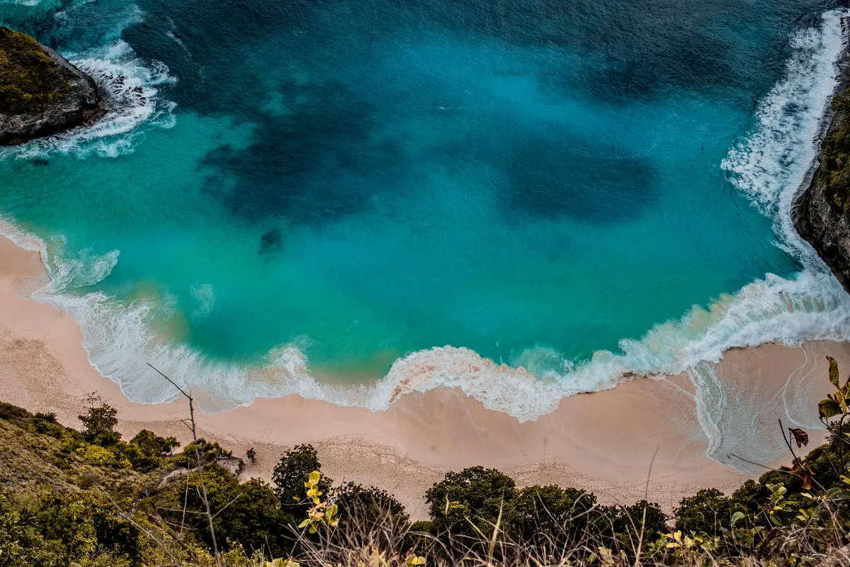 Book your Bali couple trip and make your date more romantic in the beautiful places of Bali.