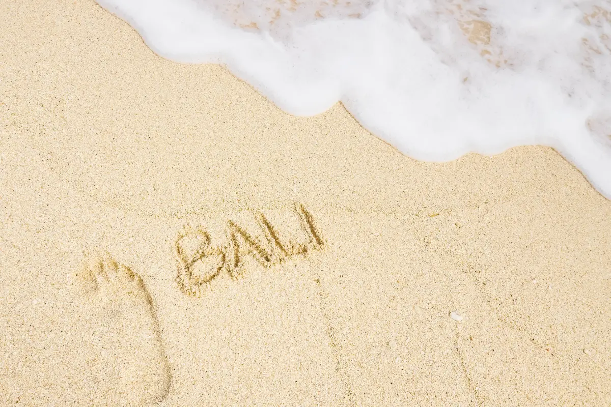 Make your trip wonderful on the beach of Bali and enjoy it with your friends.