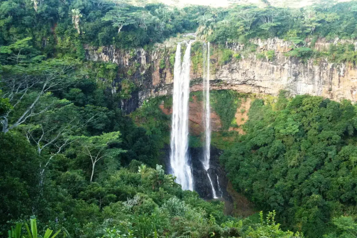 Explore Mauritius at your own pace with this 4-night, 5-day tour package and discover the nature attractions.