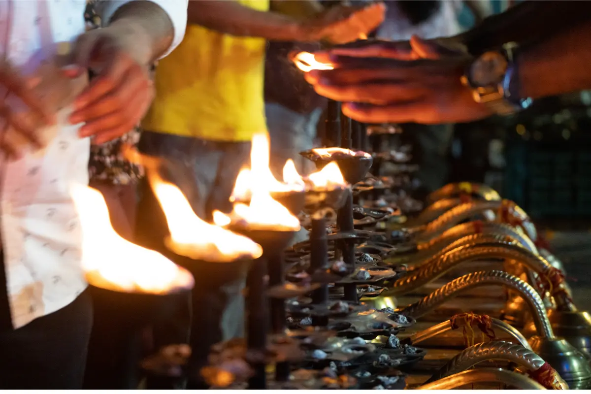 Experience the Ganga Arti in Haridwar with your family and get spiritual energy.
