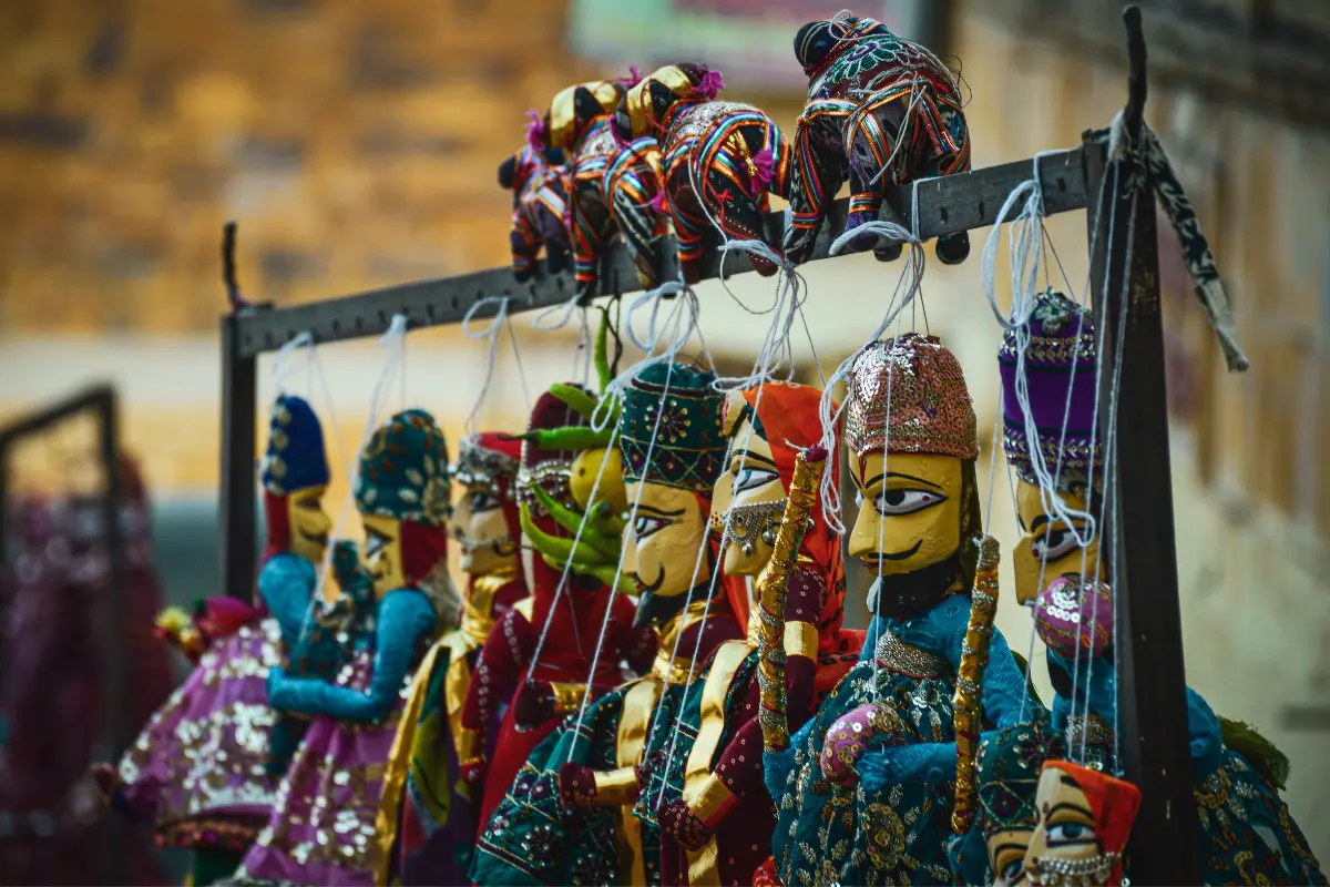 Visit the Golden city Jaisalmer with your loved one.