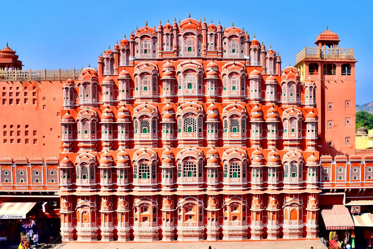 Explore the beauty of Jaipur, which is known as Pink City.